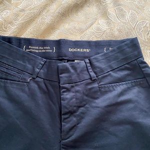DOCKERS - NAVY - SIZE 8M - METRO SURE FIT TRULY SLIMMING